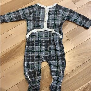 Burt’s Bees Baby 100% Organic Cotton LS onesie
